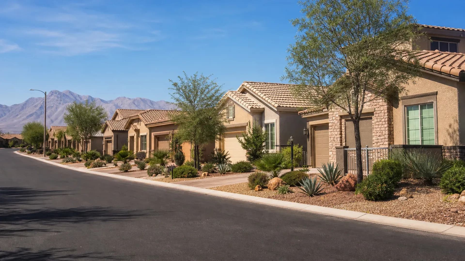 Centennial Hills Las Vegas homes near the mountains